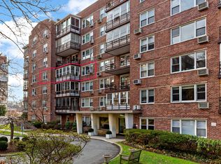3 Washington Sq APT 3E, Larchmont, NY 10538