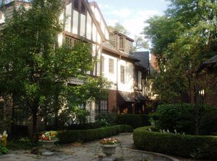 555 Hill Ter APT C, Winnetka, IL 60093