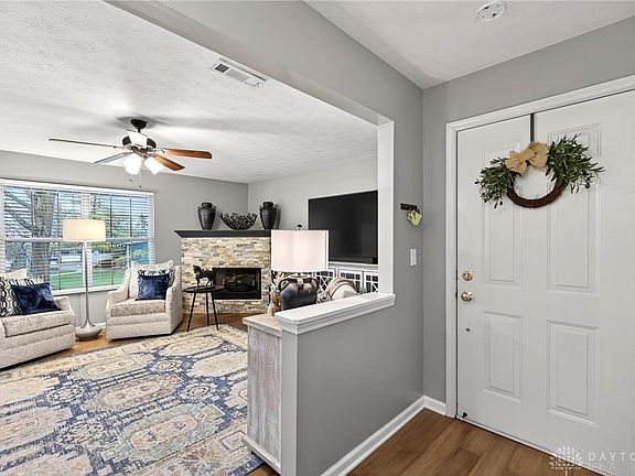 2nd image of 1517 Commons Dr