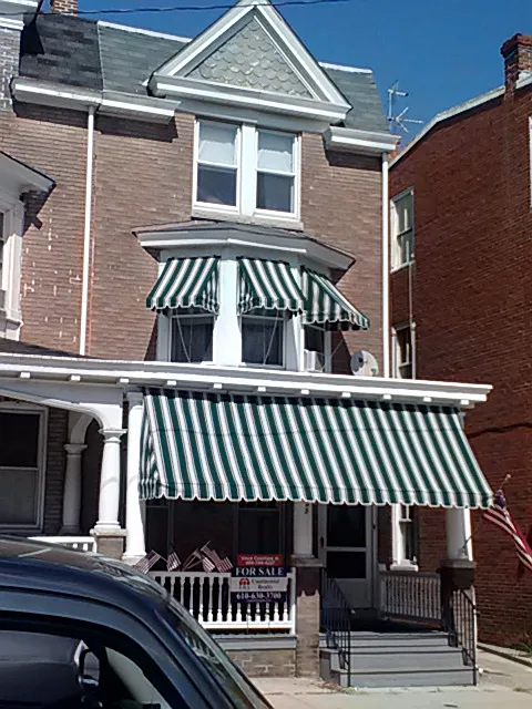 925 W Marshall St photo 1