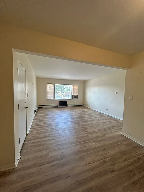 2 bed, 900 sqft, $1,500 — Photo 4