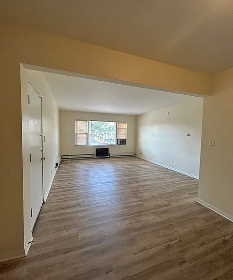 1107 Cermak Rd #9 — Photo 4