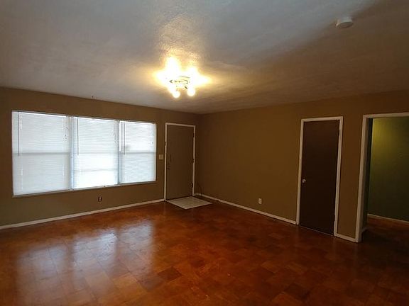 2nd image of 1400 Garland Dr