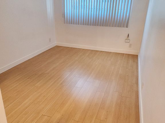 5th image of 840 Venice Blvd APT 10