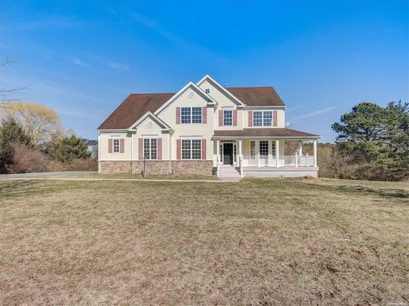 2 Taconic, Wading River, NY 11792