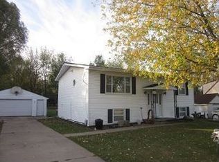 4241 M Ave NW, Cedar Rapids, IA 52405