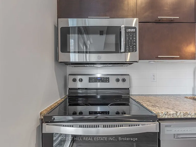 126 Simcoe St #1407 — Photo 12