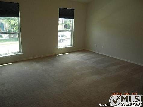 4th image of 523 Willow Grove Dr