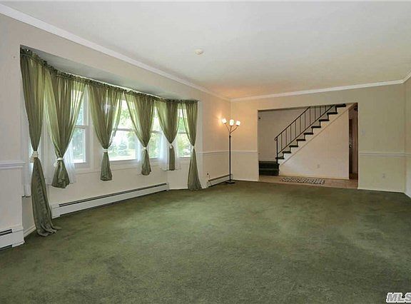 2nd image of 33 Hillsdale Ln