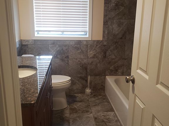 5th image of 22814 Mayfield Ave