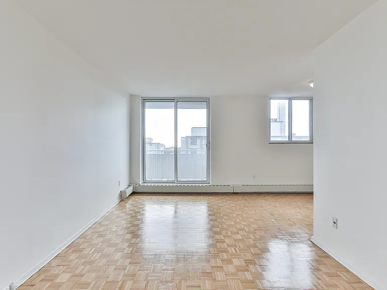 80 Cosburn Ave — Photo 7