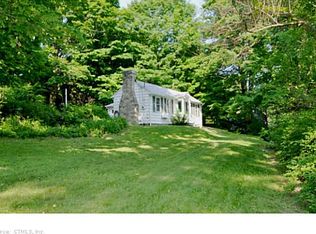 82 Main St, Newtown, CT 06470