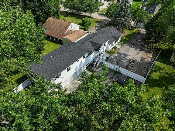 5th image of 417 Bronson St