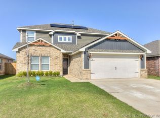 221 Saint James Pl, Newcastle, OK 73065