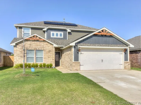 221 Saint James Pl, Newcastle, OK 73065