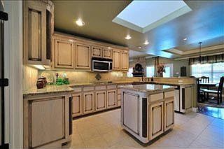 4th image of 2008 Maplewood Dr