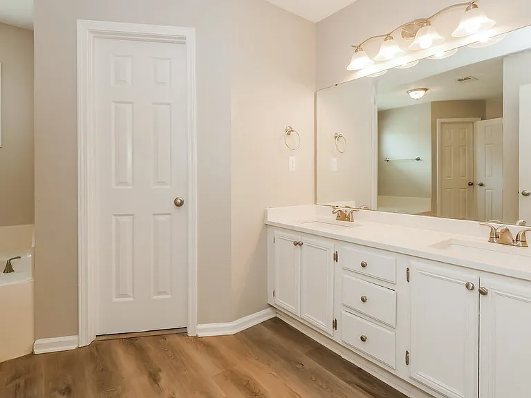 1776 Lichfield Ct — Photo 9
