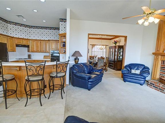 4th image of 3008 NE 129th St