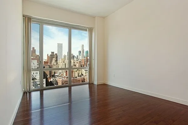 Rented by WIRE International Realty | media 28