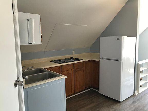 2nd image of 616 S Main St #3