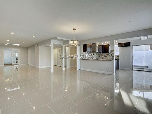 2nd image of 4301 Mayflower Ln