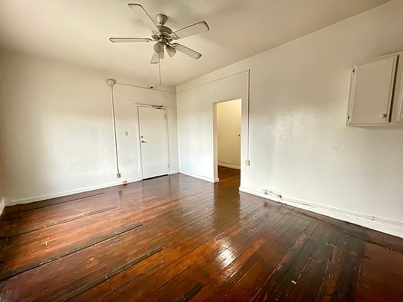 3rd image of 3205 Descanso Dr #2B-1Ba-900Sqft