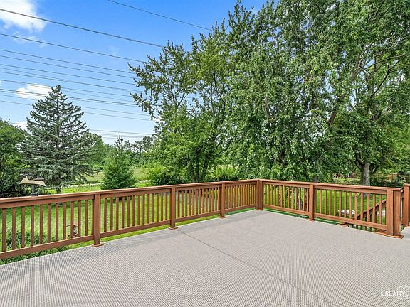 5th image of 205 Yellow Pine Dr