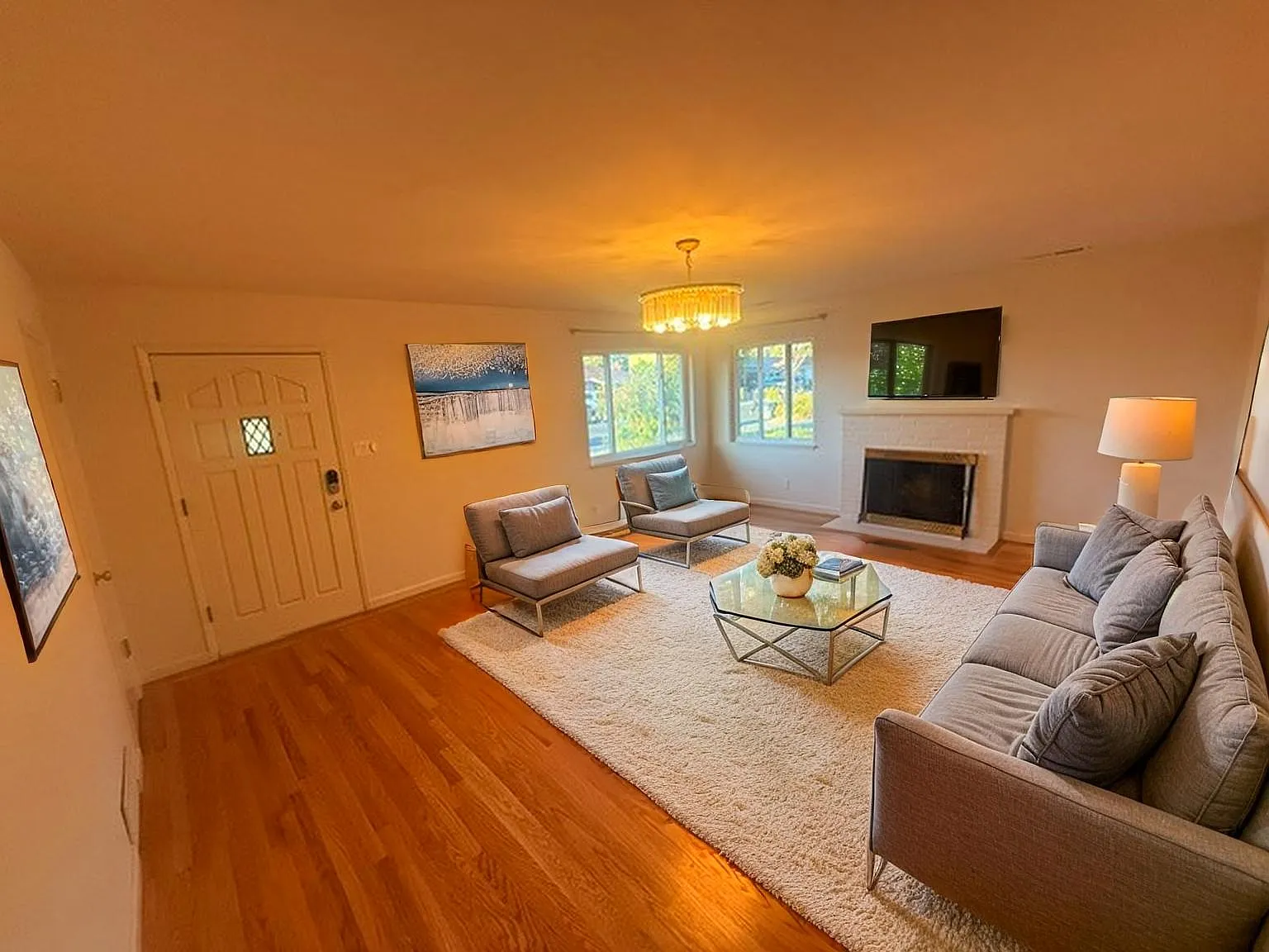 3 bed, 1154 sqft, $5,150 — Photo 3