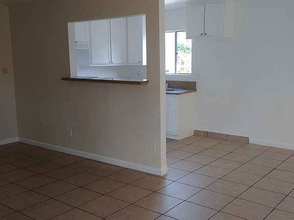 5th image of 465 E Pasadena St APT 6