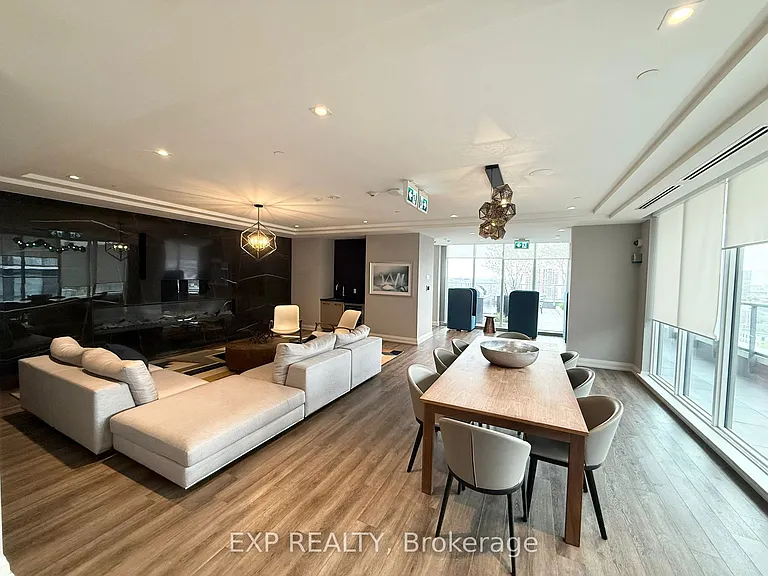 212 King William St #1207 — Photo 28