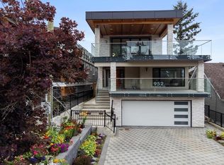 952 Parker St, White Rock, BC V4B 4R4