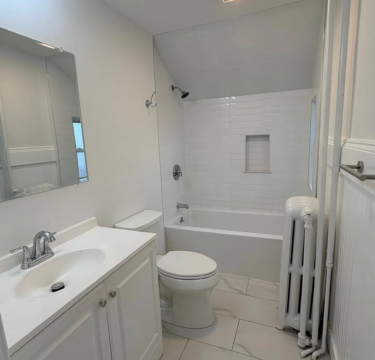 3 bed, 907 sqft, $2,400 — Photo 4