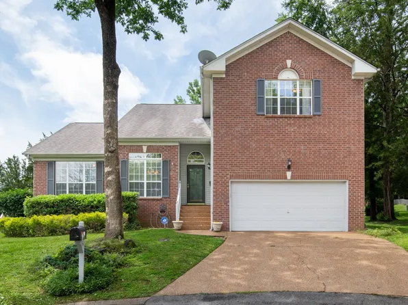 205 Ashtead Ct, Goodlettsville, TN 37072