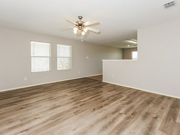 3rd image of 1017 Maidenhair Ln