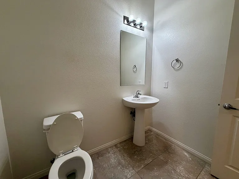 5844 Middle Rock St — Photo 13