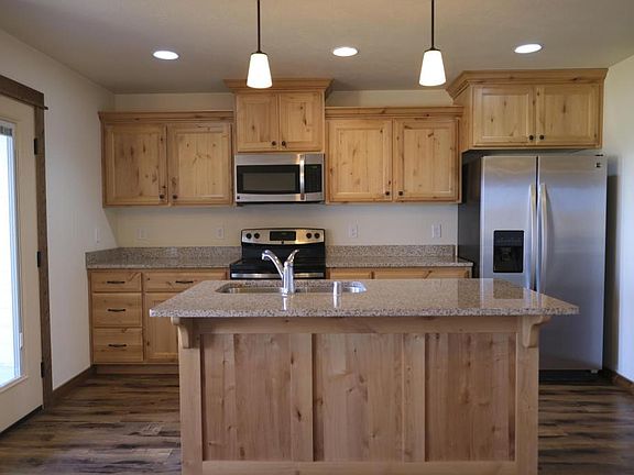 2nd image of 5785 Saxon Way Unit B
