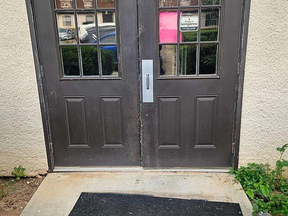2nd image of 74 Place Fontaine