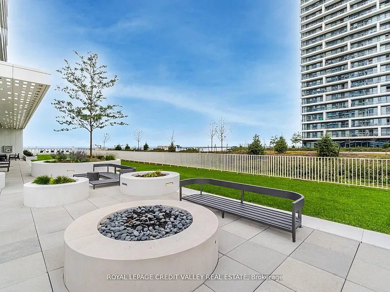 5 Buttermill Ave #1511 — Photo 38