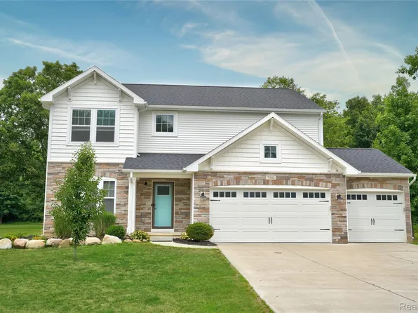7302 Geraldine Cir, Swartz Creek, MI 48473