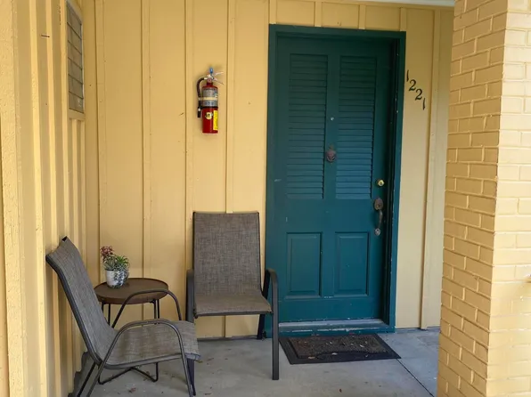 3310 Washington Ave APT 1221, Pascagoula, MS 39581