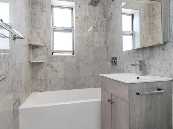 67-12 Yellowstone Boulevard image 14 of 24