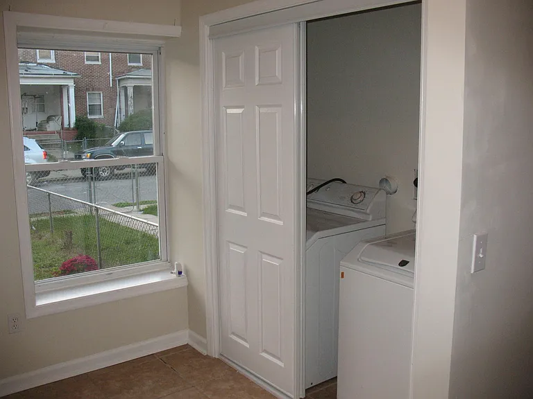 411 Rosecroft Ter — Photo 17
