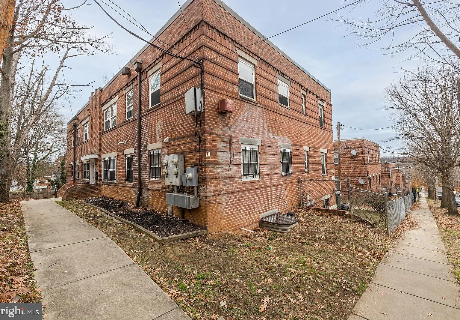 2 bed, 639 sqft, $1,699 — Photo 1