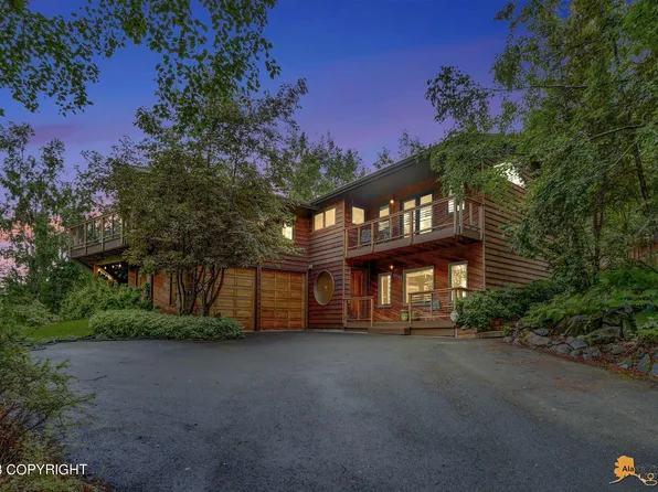 10505 Main Tree Dr, Anchorage, AK 99507