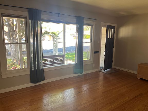 3rd image of 304 De Chene Ave
