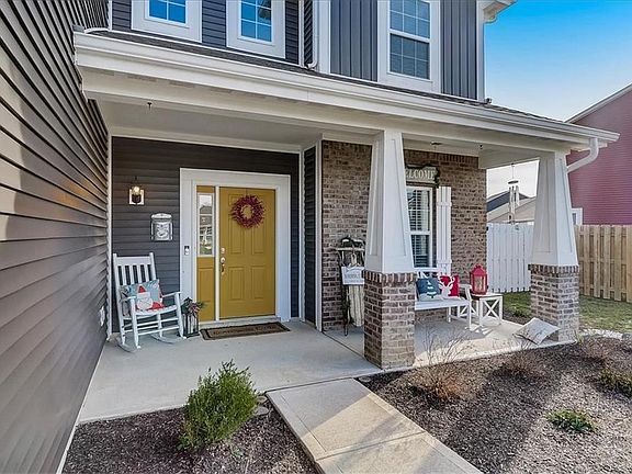 3rd image of 1304 W Wyndstone Way