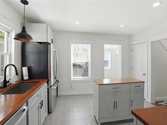 5th image of 34 Lake Ave
