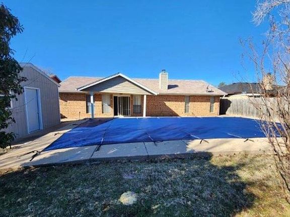 2nd image of 712 SW Chaucer Dr