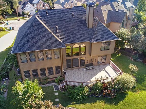 4th image of 3901 Lantern Hill Dr