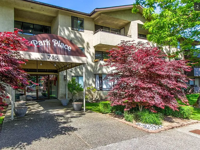 Park Place Apartments — Photo 1